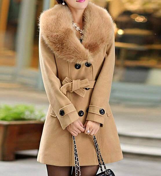 Gorgeous and warm beige coat removable collar new 