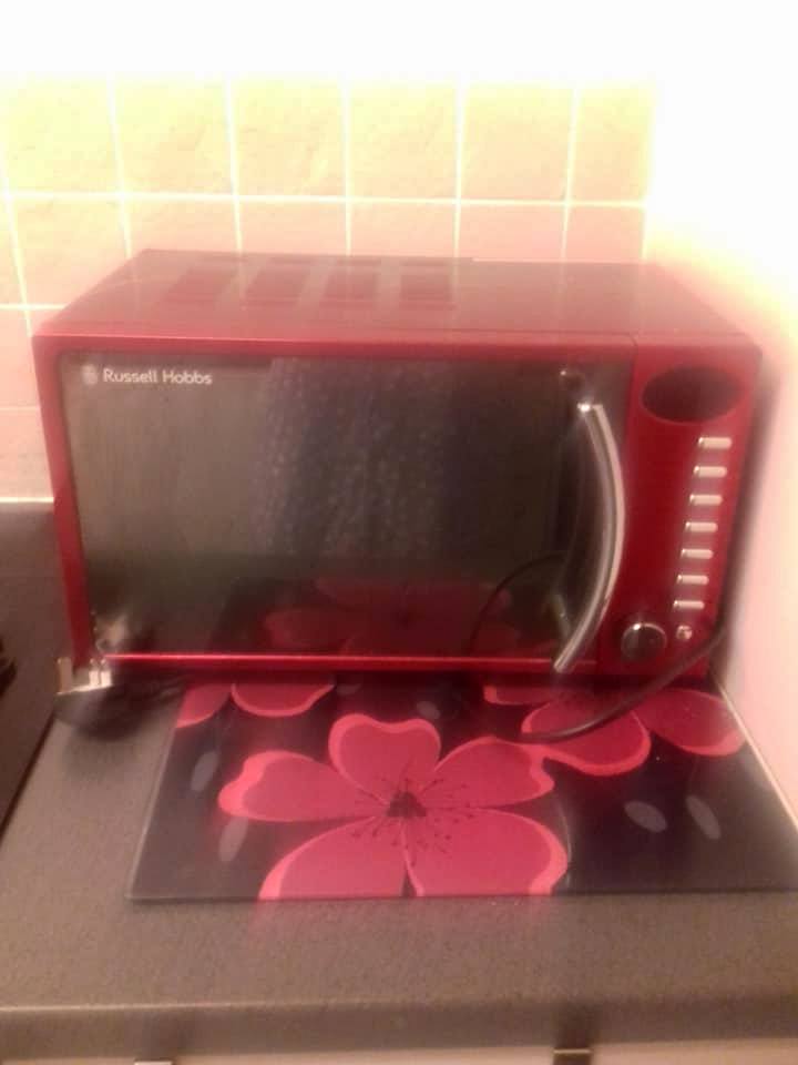 Red microwave, it needs glass plate