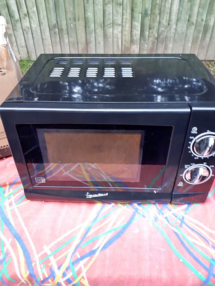 New 17lt black microwave