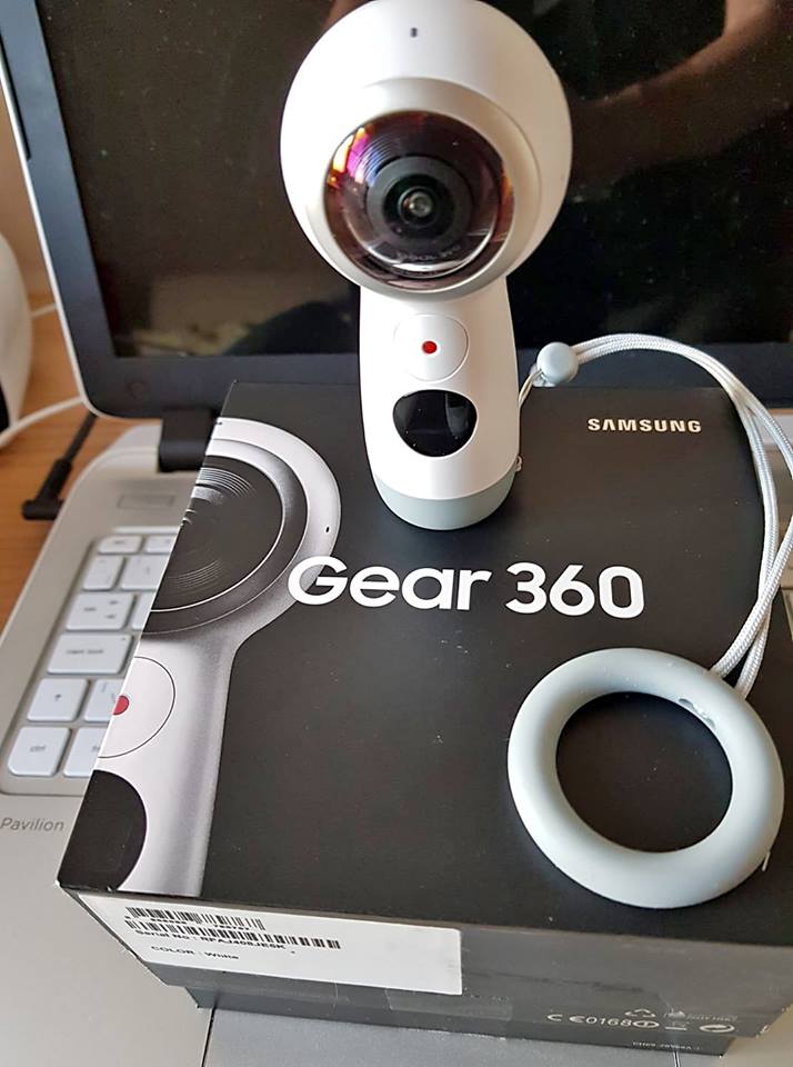 Samsung gear 360 camera