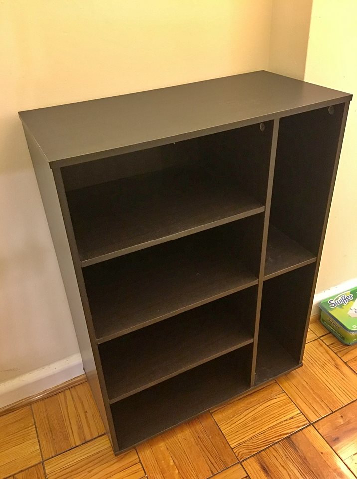 Small bookshelf, great condition