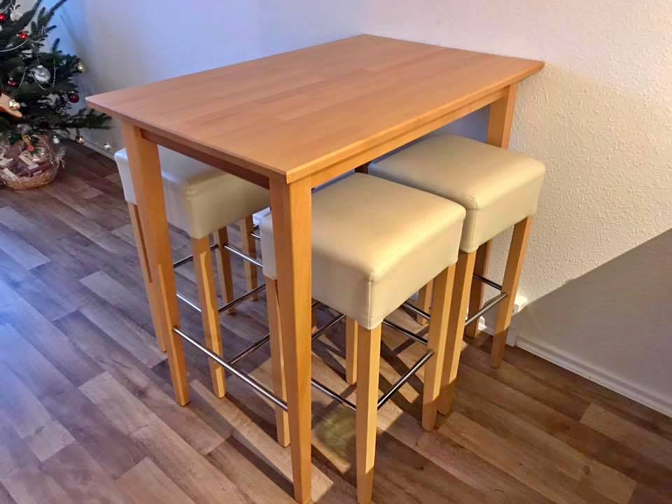 Table+chairs
