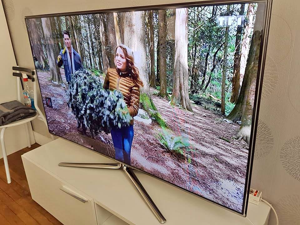 Grande Smart TV Samsung 145 cm LED 3D wifi Ultra H