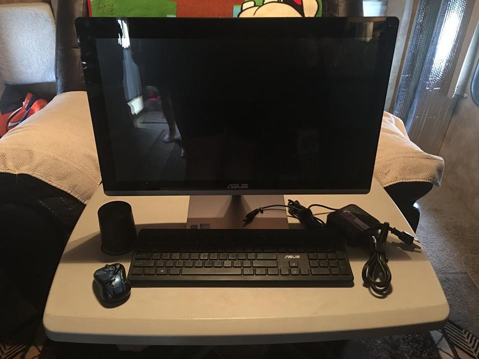 Asus 23" Touch-Screen All-In-One